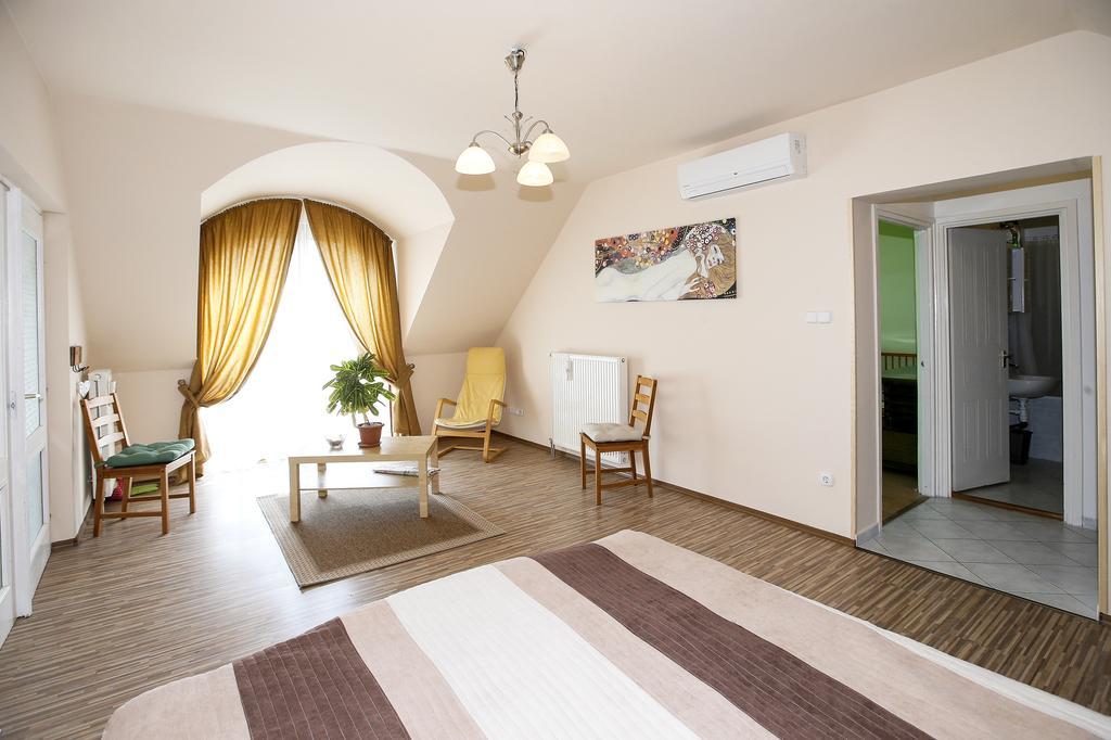 Koerteszirom Apartman Эгер Экстерьер фото